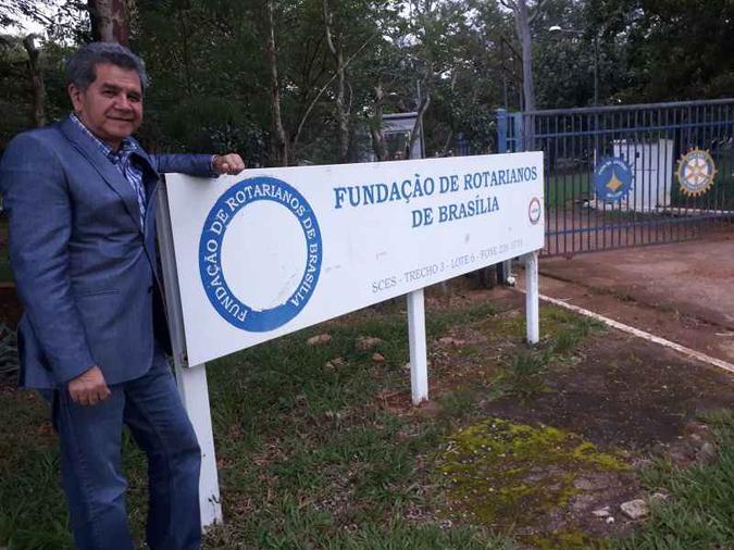 'Aqui (na instituição), encontro uma razão para servir. Não há nada que pague ver que o pouco que eu faço é importante para a vida de alguém,' diz Sebastião Abreu, presidente do Rotary Club Brasília Sudoeste (foto: Augusto Fernandes/Esp. CB/D.A Press ) 'Aqui (na instituição), encontro uma razão para servir. Não há nada que pague ver que o pouco que eu faço é importante para a vida de alguém,' diz Sebastião Abreu, presidente do Rotary Club Brasília Sudoeste (foto: Augusto Fernandes/Esp. CB/D.A Press )