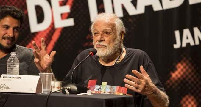 Sérgio Ricardo fez Bandeira de retalhos para celebrar uma vitória do cidadão comum (foto: Beto Staino/Universo Produção) Sérgio Ricardo fez Bandeira de retalhos para celebrar uma vitória do cidadão comum (foto: Beto Staino/Universo Produção)