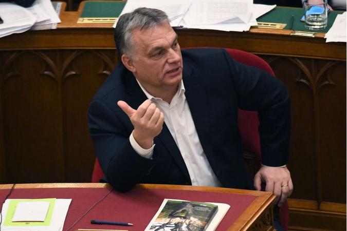 O ultradireitista Viktor Orbán, premiê da Hungria: aliança polêmica (foto: AFP / ATTILA KISBENEDEK ) O ultradireitista Viktor Orbán, premiê da Hungria: aliança polêmica (foto: AFP / ATTILA KISBENEDEK )