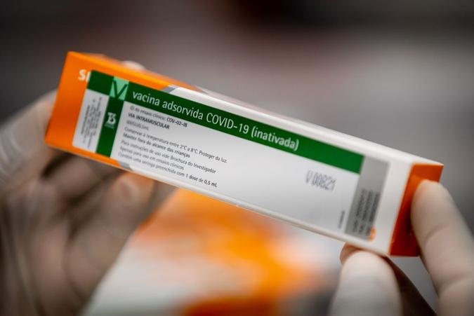 Vacina começa a ser testada no DF na quarta: voluntários cadastrados no HUB receberão duas doses em espaços de 14 dias(foto: Instituto Butantan/Divulgação) Vacina começa a ser testada no DF na quarta: voluntários cadastrados no HUB receberão duas doses em espaços de 14 dias(foto: Instituto Butantan/Divulgação)