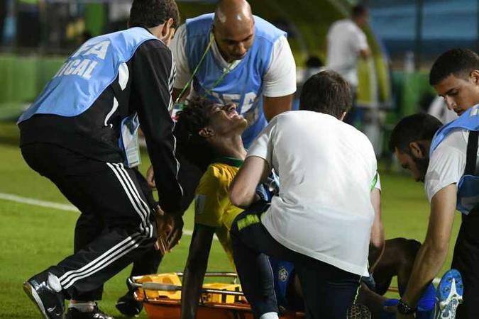 Talles Magno retornou ao Rio para iniciar o tratamento com os médicos do Vasco: fim do Mundial Sub-17 e talvez até da temporada(foto: Ed Alves/CB/D.A Press ) Talles Magno retornou ao Rio para iniciar o tratamento com os médicos do Vasco: fim do Mundial Sub-17 e talvez até da temporada(foto: Ed Alves/CB/D.A Press )