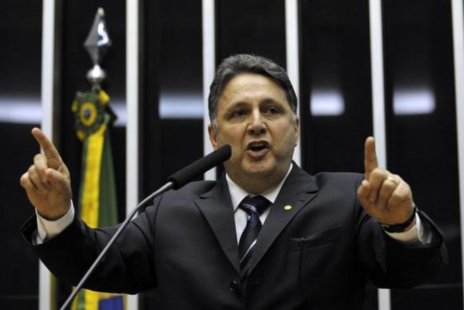 O ex-governador do Rio Anthony Garotinho voltou a ser preso. Ele se diz perseguido(foto: Renato Araújo/Arquivo Agência Brasil) O ex-governador do Rio Anthony Garotinho voltou a ser preso. Ele se diz perseguido(foto: Renato Araújo/Arquivo Agência Brasil)