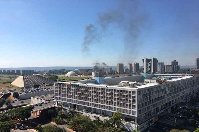 Simulação de princípio de incêndio no Shopping Conjunto Nacional assustou quem passava pelo local(foto: Divulgação) Simulação de princípio de incêndio no Shopping Conjunto Nacional assustou quem passava pelo local(foto: Divulgação)
