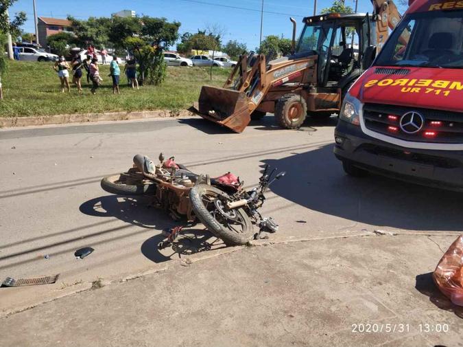 A vítima foi transportada em estado grave para o Hospital de Base (foto: Divulgação / CBMDF ) A vítima foi transportada em estado grave para o Hospital de Base (foto: Divulgação / CBMDF )