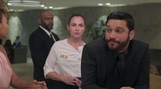 A casa começa a cair para Diogo(foto: TV Globo/Reprodução) A casa começa a cair para Diogo(foto: TV Globo/Reprodução)