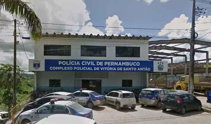 Delegacia de Vitória de Santo Antão, localizada na Avenida Henrique de Holanda(foto: Reprodução/Google Street View ) Delegacia de Vitória de Santo Antão, localizada na Avenida Henrique de Holanda(foto: Reprodução/Google Street View )