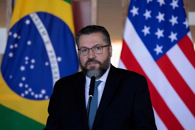 Segundo Araújo, sediar a base militar faria parte de uma Segundo Araújo, sediar a base militar faria parte de uma