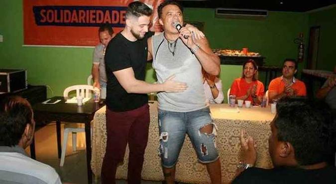 Wlad comemorou a nomeação do filho, que vai ganhar cerca de R$ 10 mil(foto: Reprodução/Facebook) Wlad comemorou a nomeação do filho, que vai ganhar cerca de R$ 10 mil(foto: Reprodução/Facebook)