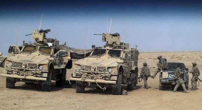 Desde 10 de setembro, morreram 300 combatentes das Forças Democráticas Sírias (FDS) e 500 jihadistas(foto: AFP) Desde 10 de setembro, morreram 300 combatentes das Forças Democráticas Sírias (FDS) e 500 jihadistas(foto: AFP)