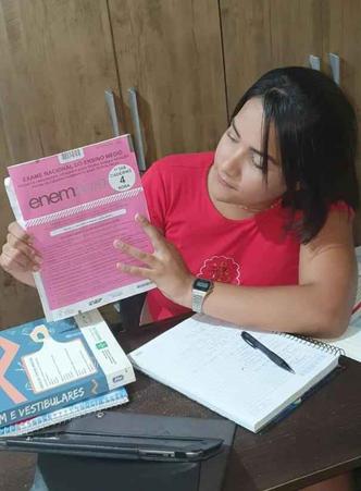Para Carla Catarine, o Fies é uma segunda opção(foto: Arquivo pessoal) Para Carla Catarine, o Fies é uma segunda opção(foto: Arquivo pessoal)