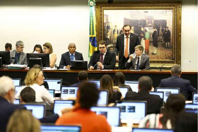 Votação do relatório está marcada para próxima terça-feira na Comissão de Constituição e Justiça(foto: Marcelo Camargo/Agência Brasil) Votação do relatório está marcada para próxima terça-feira na Comissão de Constituição e Justiça(foto: Marcelo Camargo/Agência Brasil)