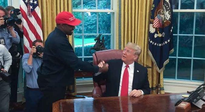Kanye West começou a apoiar Trump depois da sua eleição, em novembro de 2016, inclusive fazendo uma visita à Trump Tower em Nova York(foto: AFP) Kanye West começou a apoiar Trump depois da sua eleição, em novembro de 2016, inclusive fazendo uma visita à Trump Tower em Nova York(foto: AFP)