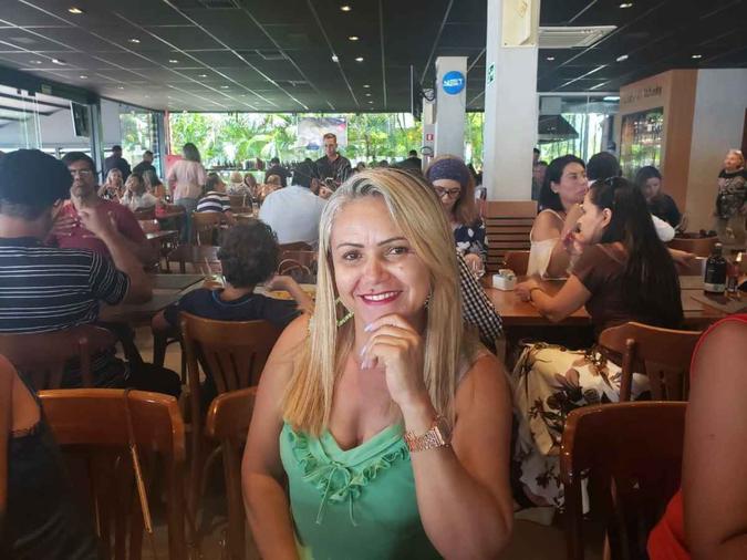 A iniciativa fez a estudante Francenilda Noia lembrar da união e magia do natal (foto: Thais Umbelino) A iniciativa fez a estudante Francenilda Noia lembrar da união e magia do natal (foto: Thais Umbelino)