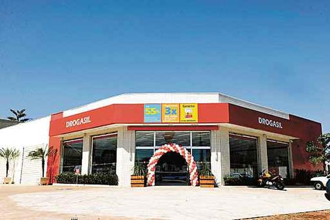Sinergias das bandeiras Drogasil e Raia, do grupo RD, foram essenciais para que as duas redes atravessassem a recessão(foto: Divulgação) Sinergias das bandeiras Drogasil e Raia, do grupo RD, foram essenciais para que as duas redes atravessassem a recessão(foto: Divulgação)