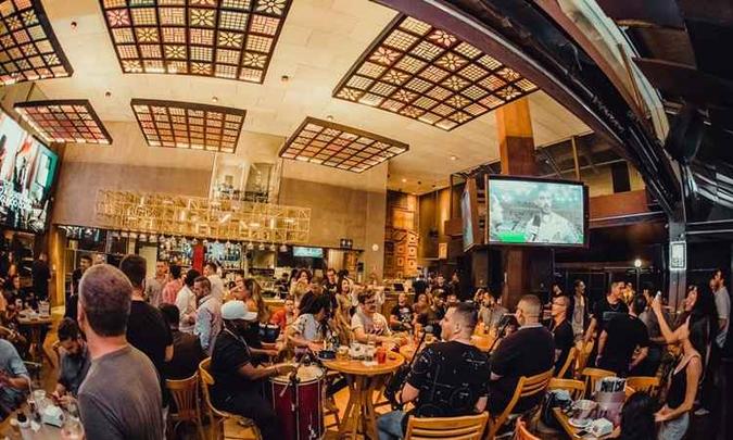 Quem for ao Eskina Bar vai curtir um pagodão antes do jogo e muito sertanejo após o encerramento da partida(foto: Divulgação) Quem for ao Eskina Bar vai curtir um pagodão antes do jogo e muito sertanejo após o encerramento da partida(foto: Divulgação)