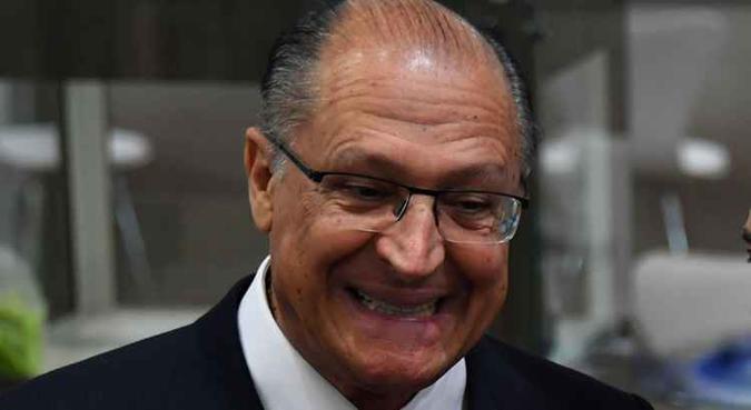 Como Alckmin renunciou ao cargo na sexta-feira passada (6/4) para concorrer à Presidência, perdeu o foro privilegiado(foto: Nelson Mandela/AFP) Como Alckmin renunciou ao cargo na sexta-feira passada (6/4) para concorrer à Presidência, perdeu o foro privilegiado(foto: Nelson Mandela/AFP)