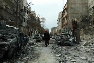 Rua em Ghuta destruída após bombardeios(foto: AFP) Rua em Ghuta destruída após bombardeios(foto: AFP)
