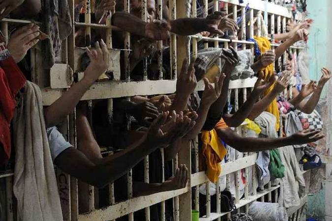 De acordo com o projeto, os detentos poderão custear os gastos por meio de recursos próprios ou pelo trabalho(foto: Imagem de Arquivo/Agência Brasil) De acordo com o projeto, os detentos poderão custear os gastos por meio de recursos próprios ou pelo trabalho(foto: Imagem de Arquivo/Agência Brasil)