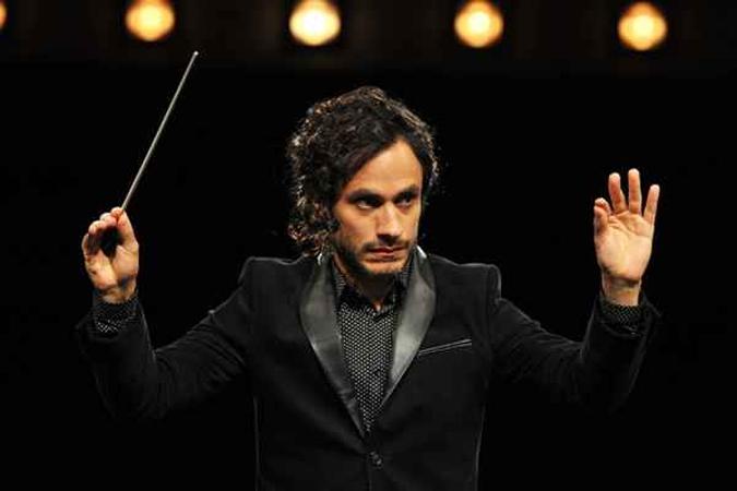 Gael Garcia Bernal interpretou um maestro em 'Mozart in the jungle'(foto: Reprodução/Internet) Gael Garcia Bernal interpretou um maestro em 'Mozart in the jungle'(foto: Reprodução/Internet)