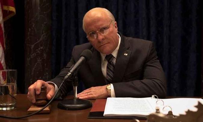 Protagonista do enredo de Vice, candidato a oito prêmios Oscar, o ator Christian Bale já levou prêmios como o Globo de Ouro e o Bafta(foto: Imagem Filmes/Divulgação) Protagonista do enredo de Vice, candidato a oito prêmios Oscar, o ator Christian Bale já levou prêmios como o Globo de Ouro e o Bafta(foto: Imagem Filmes/Divulgação)