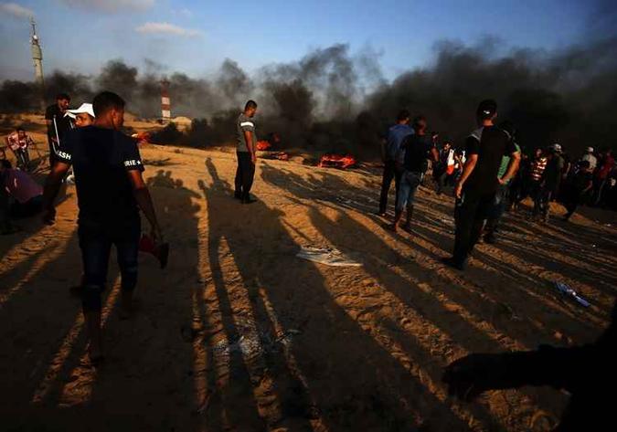 Manifestação na fronteira entre Israel e a Faixa de Gaza, a leste da cidade de Gaza(foto: SAID KHATIB / AFP) Manifestação na fronteira entre Israel e a Faixa de Gaza, a leste da cidade de Gaza(foto: SAID KHATIB / AFP)