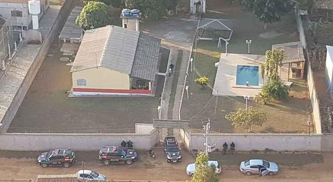 Imagem aérea da casa do traficante em Luziânia(foto: PCDF/Divulgação) Imagem aérea da casa do traficante em Luziânia(foto: PCDF/Divulgação)