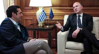O Comissário Europeu de Assuntos Económicos e Financeiros, Pierre Moscovici com o primeiro-ministro grego Alexis Tsipras durante uma reunião na mansão Maximou, em Atenas(foto: Angelos Tzortzinis / AFP - 25/7/2017) O Comissário Europeu de Assuntos Económicos e Financeiros, Pierre Moscovici com o primeiro-ministro grego Alexis Tsipras durante uma reunião na mansão Maximou, em Atenas(foto: Angelos Tzortzinis / AFP - 25/7/2017)