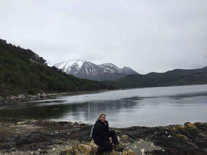 Com a desvalorização da moeda argentina, Carolina Costa foi conhecer o Ushuaia (foto: Arquivo Pessoal) Com a desvalorização da moeda argentina, Carolina Costa foi conhecer o Ushuaia (foto: Arquivo Pessoal)