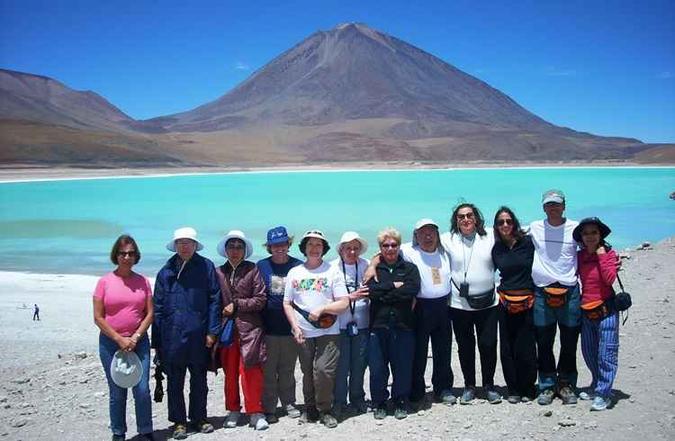 O grupo da agência de Jota Marincek em viagem ao Atacama(foto: Venturas/Reprodução) O grupo da agência de Jota Marincek em viagem ao Atacama(foto: Venturas/Reprodução)