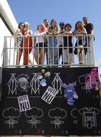 Relembrando velhos tempos, coletivos revitalizam o Touring para atividades culturais(foto: Ana Rayssa/Esp. CB/D.A Press) Relembrando velhos tempos, coletivos revitalizam o Touring para atividades culturais(foto: Ana Rayssa/Esp. CB/D.A Press)