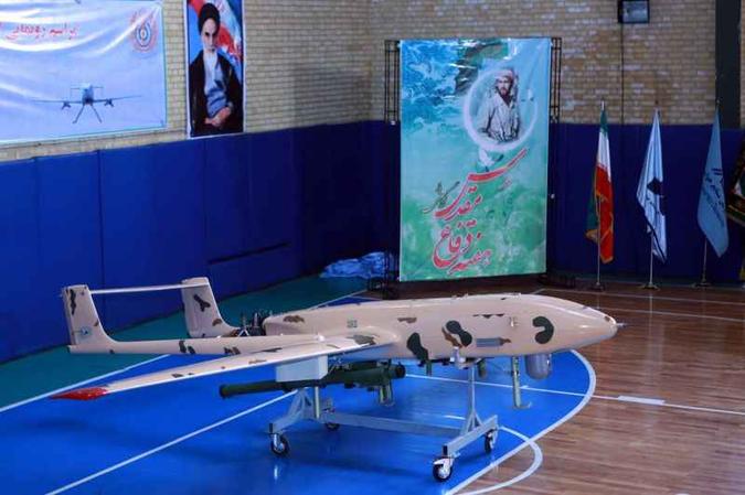Drone lançado pelo Ministério da Defesa do Irã, em 2014: avião não tripulado foi abatido a quase 1km de navio de guerra dos EUA (foto: AFP / IRANIAN DEFENCE MINISTRY / HO ) Drone lançado pelo Ministério da Defesa do Irã, em 2014: avião não tripulado foi abatido a quase 1km de navio de guerra dos EUA (foto: AFP / IRANIAN DEFENCE MINISTRY / HO )