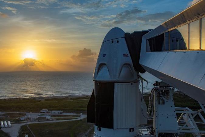 Céus cinzentos pairavam sobre a costa atlântica da Flórida em 26 de maio, apenas um dia antes de dois astronautas decolarem a bordo de uma cápsula SpaceX na missão mais perigosa e prestigiada que a NASA já confiou a uma empresa privada.(foto: SPACEX / AFP) Céus cinzentos pairavam sobre a costa atlântica da Flórida em 26 de maio, apenas um dia antes de dois astronautas decolarem a bordo de uma cápsula SpaceX na missão mais perigosa e prestigiada que a NASA já confiou a uma empresa privada.(foto: SPACEX / AFP)