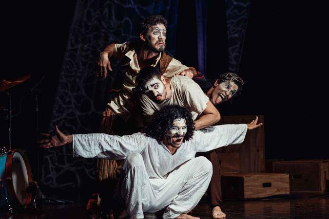 'Viagens de Caetana' é o espetáculo desta quinta-feira no Espaço Cultural Renato Russo, que integra a programação do CéU(foto: Gabriel Pinheiro/Divulgação) 'Viagens de Caetana' é o espetáculo desta quinta-feira no Espaço Cultural Renato Russo, que integra a programação do CéU(foto: Gabriel Pinheiro/Divulgação)