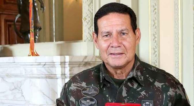 Em setembro passado, Mourão chegou a falar na possibilidade de intervenção militar (foto: Luiz Chaves/Palácio Piratini) Em setembro passado, Mourão chegou a falar na possibilidade de intervenção militar (foto: Luiz Chaves/Palácio Piratini)
