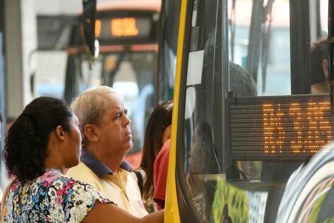 Aumento das passagens de ônibus e metrô valem desde o início da semana(foto: Ed Alves/CB/D.A Press) Aumento das passagens de ônibus e metrô valem desde o início da semana(foto: Ed Alves/CB/D.A Press)