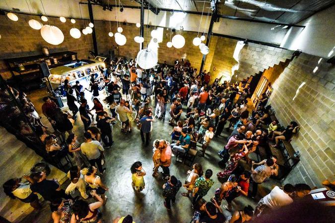 Com um repertório predominantemente embalado pela música nordestina, Cacai Nunes afirma que o evento é uma opção a mais para quem quer continuar na dança no carnaval(foto: Randal Andrade) Com um repertório predominantemente embalado pela música nordestina, Cacai Nunes afirma que o evento é uma opção a mais para quem quer continuar na dança no carnaval(foto: Randal Andrade)