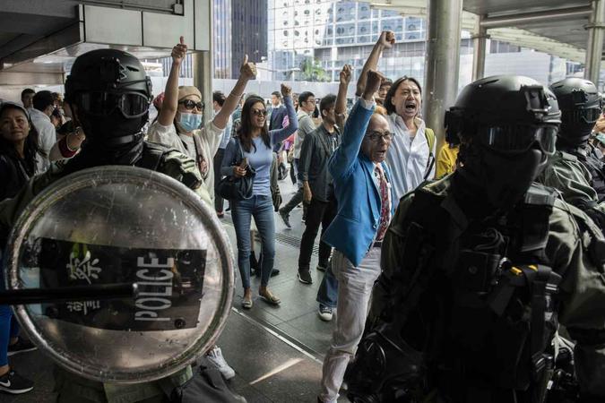No domingo, cerca de 7,5 milhões de habitantes são esperados para eleger seus vereadores de distrito(foto: Nicolas Asfouri / AFP) No domingo, cerca de 7,5 milhões de habitantes são esperados para eleger seus vereadores de distrito(foto: Nicolas Asfouri / AFP)