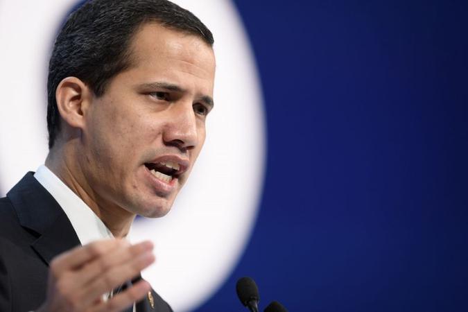 O líder venezuelano chegou a Davos no âmbito de sua turnê europeia(foto: FABRICE COFFRINI/AFP) O líder venezuelano chegou a Davos no âmbito de sua turnê europeia(foto: FABRICE COFFRINI/AFP)