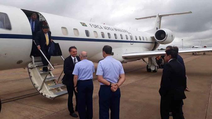 O vice-presidente eleito, Hamilton Mourão, que desembarcou com Bolsonaro(foto: FAB/Divulgação) O vice-presidente eleito, Hamilton Mourão, que desembarcou com Bolsonaro(foto: FAB/Divulgação)