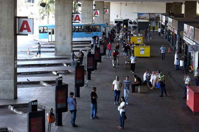 Metrô e ônibus terão reforço e horários de pico diferentes para atender à demanda(foto: Antonio Cunha/CB/D.A Press) Metrô e ônibus terão reforço e horários de pico diferentes para atender à demanda(foto: Antonio Cunha/CB/D.A Press)