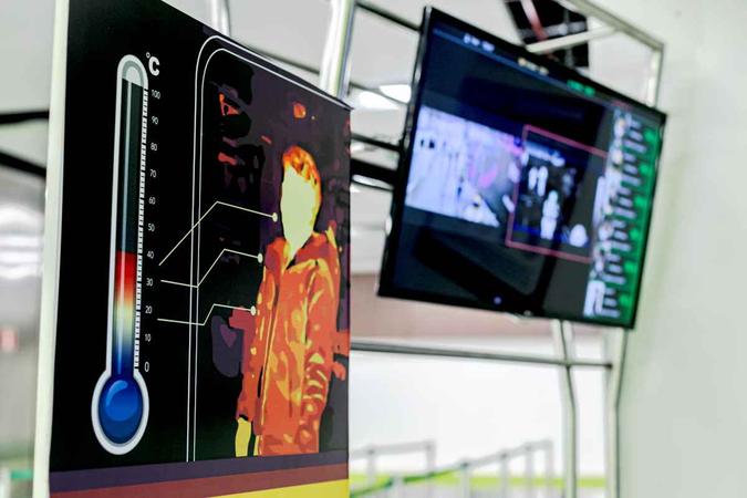 Equipamento usado permite verificar a temperatura e o uso de m Equipamento usado permite verificar a temperatura e o uso de m