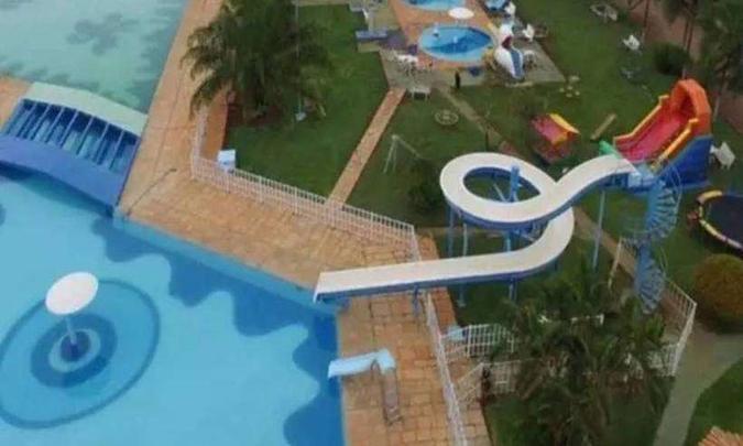 Criança de 6 anos caiu de uma altura de cinco metros do toboágua (foto: Reprodução/Facebook) Criança de 6 anos caiu de uma altura de cinco metros do toboágua (foto: Reprodução/Facebook)