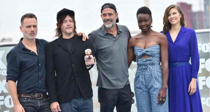 Elenco da série TWD reunido(foto: CHRIS DELMAS) Elenco da série TWD reunido(foto: CHRIS DELMAS)
