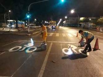 Pintura de faixas em espaço para motos começou no ano passado(foto: Reprodução/Detran-DF) Pintura de faixas em espaço para motos começou no ano passado(foto: Reprodução/Detran-DF)