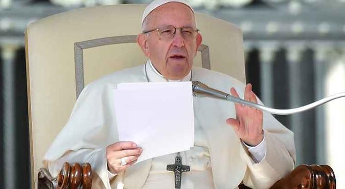O papa criticou em sua homilia 'a perda de valor da vida humana' em consequência das guerras, da exploração do homem e da cultura da exclusão(foto: Alberto Pizzoli/AFP) O papa criticou em sua homilia 'a perda de valor da vida humana' em consequência das guerras, da exploração do homem e da cultura da exclusão(foto: Alberto Pizzoli/AFP)