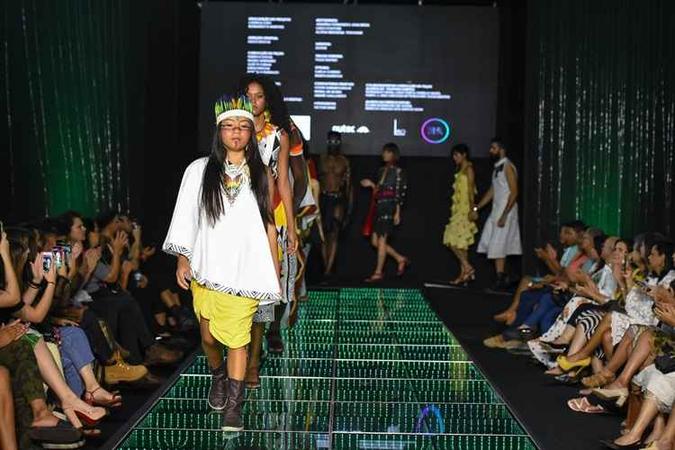Brasília Trends Fashion Week movimentou o cenário local e veio para ser um espaço de expressão de estilistas brasilienses, que estavam Brasília Trends Fashion Week movimentou o cenário local e veio para ser um espaço de expressão de estilistas brasilienses, que estavam
