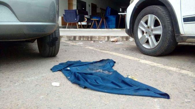 Paulo foi morto na manhã de quinta-feira (22/2), a poucos metros do prédio onde a mãe morava, na Avenida Comercial Norte(foto: Augusto Fernandes/Esp. CB/D.A Press) Paulo foi morto na manhã de quinta-feira (22/2), a poucos metros do prédio onde a mãe morava, na Avenida Comercial Norte(foto: Augusto Fernandes/Esp. CB/D.A Press)