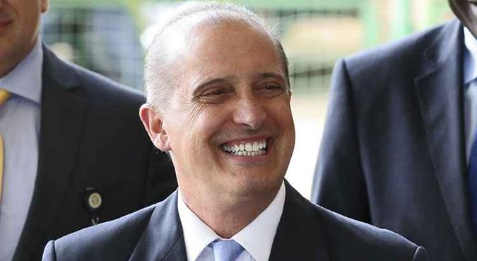 O ministro afirmou que conhece Cesar Marques desde 1992, que ele fez consultoria e orientou até projetos enquanto Onyx era deputado federal(foto: Valter Campanato/Agência Brasil) O ministro afirmou que conhece Cesar Marques desde 1992, que ele fez consultoria e orientou até projetos enquanto Onyx era deputado federal(foto: Valter Campanato/Agência Brasil)