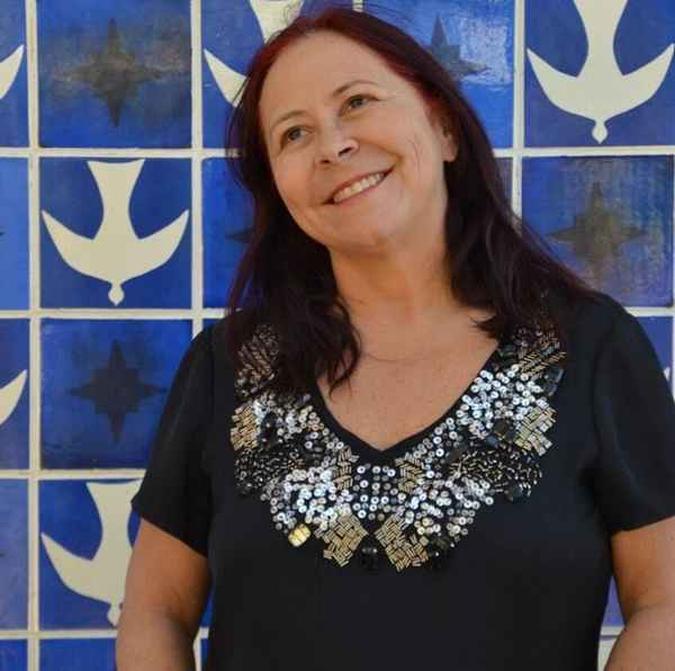 A escritora e poeta Noélia Ribeiro está entre os participantes da 1ª Maratona de Poesias (foto: Arquivo Pessoal/Divulgação) A escritora e poeta Noélia Ribeiro está entre os participantes da 1ª Maratona de Poesias (foto: Arquivo Pessoal/Divulgação)