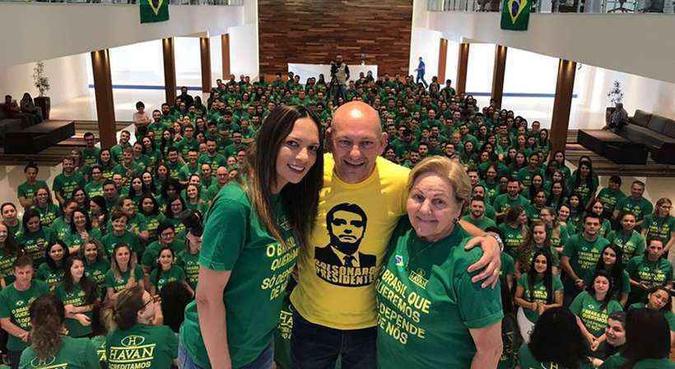 Luciano Hang ameaçou sair do País e demitir 15 mil funcionários, caso Bolsonaro não vença as eleições(foto: Reprodução/Twitter) Luciano Hang ameaçou sair do País e demitir 15 mil funcionários, caso Bolsonaro não vença as eleições(foto: Reprodução/Twitter)